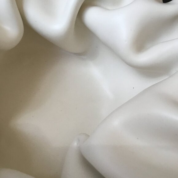 Alicja Ceramics White Bonnet Ruffled Organic Asymmetrical Handkerchief Bowl - Picture 7 of 16